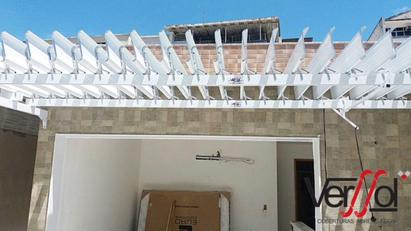 Cobertura de Telhado Que Abre e Fecha Valores Joinville - Cobertura Abre e Fecha Alumínio