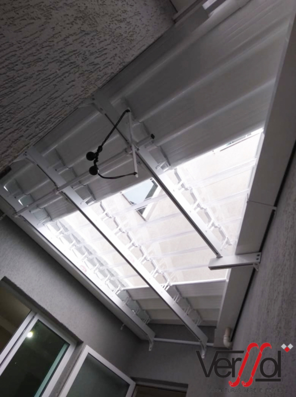 Instalação de Telhado Transparente de Policarbonato Volta Redonda - Telhado Transparente Retrátil